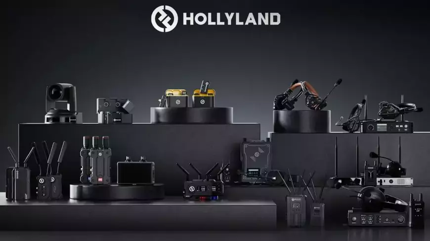 Hollyland Lark M2 Combo Wireless Microphone System For Camera and Mobile with Charging Case