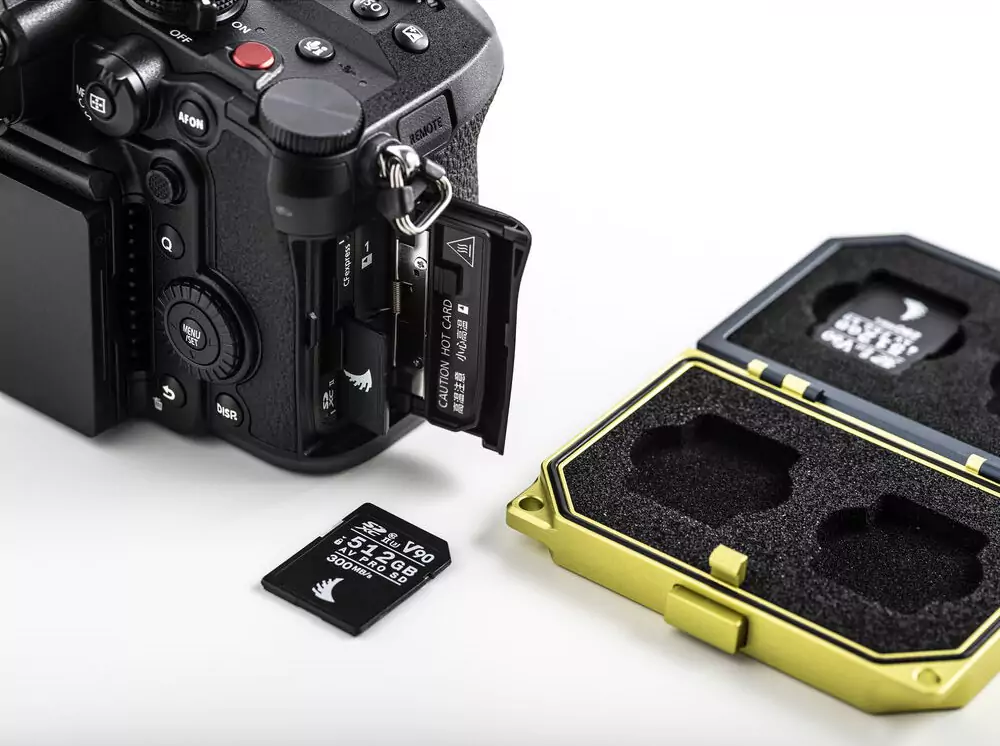 Angelbird 512GB AV Pro (V90) MK2 UHS-II SDXC Memory Card – Design Info