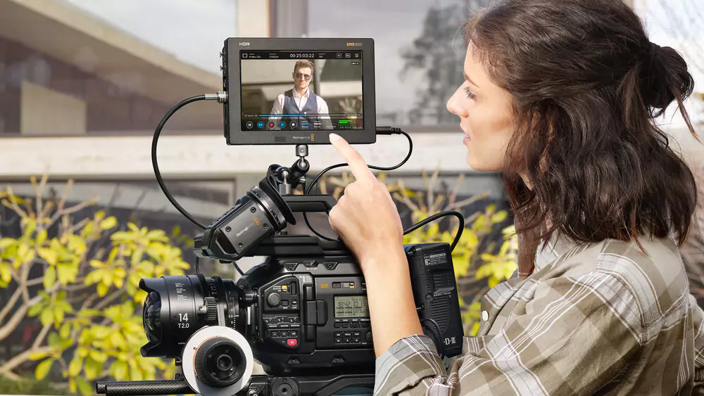 ビデオカメラ Blackmagic Design Video Assist 7 12G HDR Blackmagic Design Video Assist 7″ 12G-SDI/HDMI HDR Recording