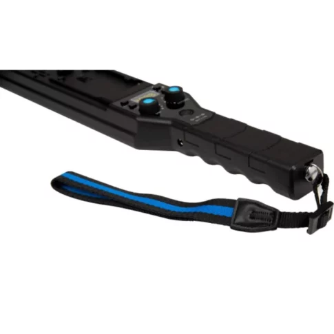 Nanlite MixWand 18II RGBWW Wand Light with Barn Door (1) Nanlite MixWand 18II RGBWW Wand Light with Barn Door (1)