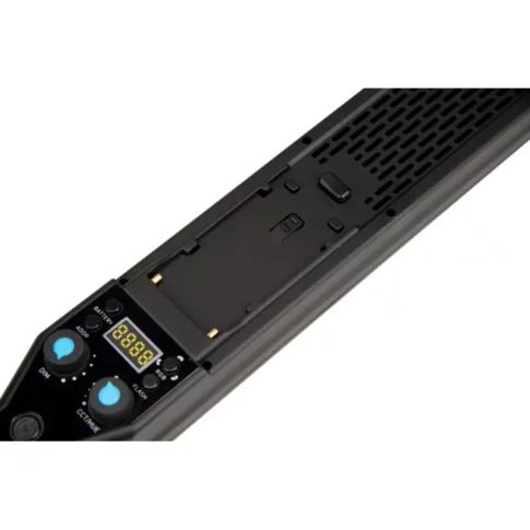 Nanlite MixWand 18II RGBWW Wand Light with Barn Door (3) Nanlite MixWand 18II RGBWW Wand Light with Barn Door (3)