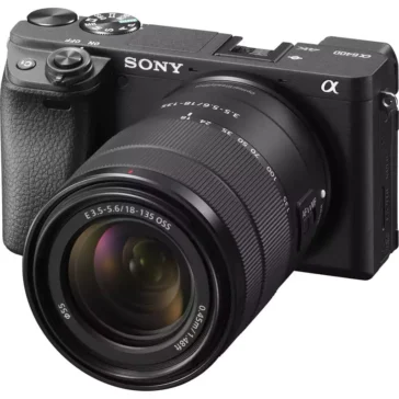 Sony a6400 Mirrorless Camera with 18-135mm f/3.5-5.6 Lens