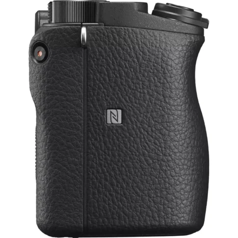 Sony a6400 Mirrorless Camera with 18-135mm f3.5-5.6 Lens (3) Sony a6400 Mirrorless Camera with 18-135mm f3.5-5.6 Lens (3)