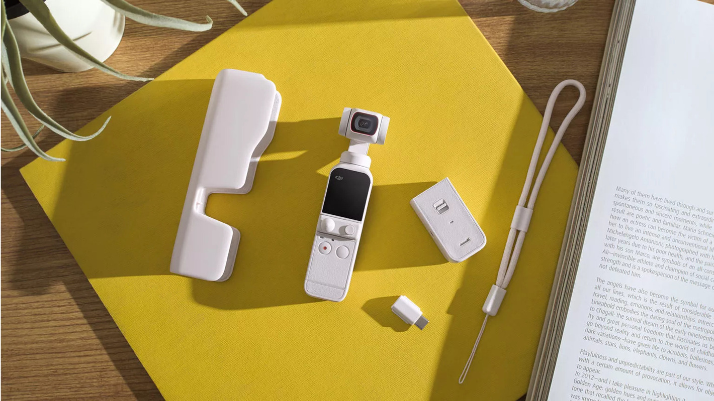 Accessories inside the white osmo pocket 2