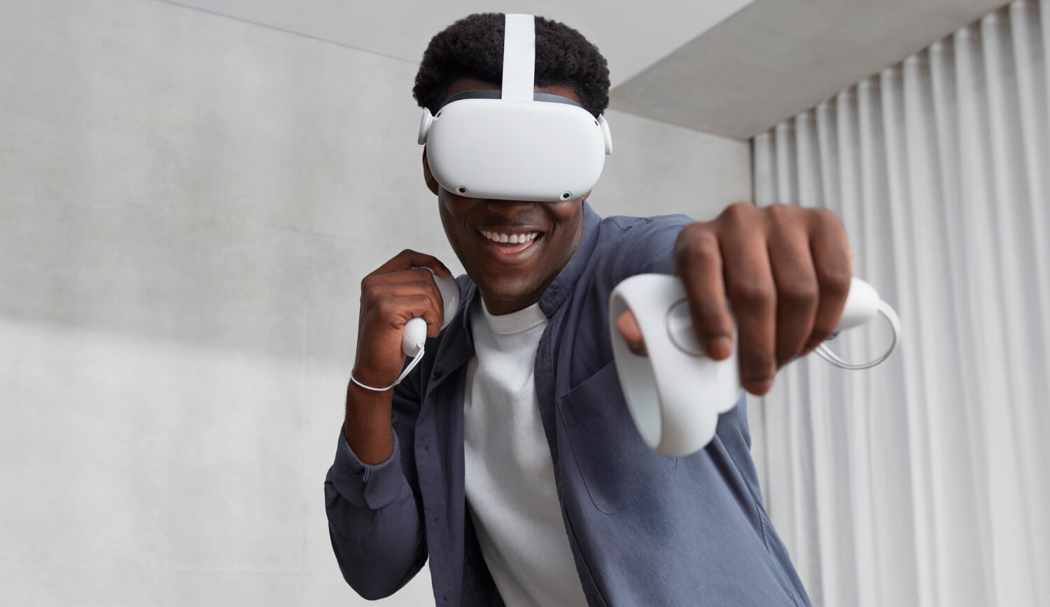 White color oculus in hands and playing with the device on eyes